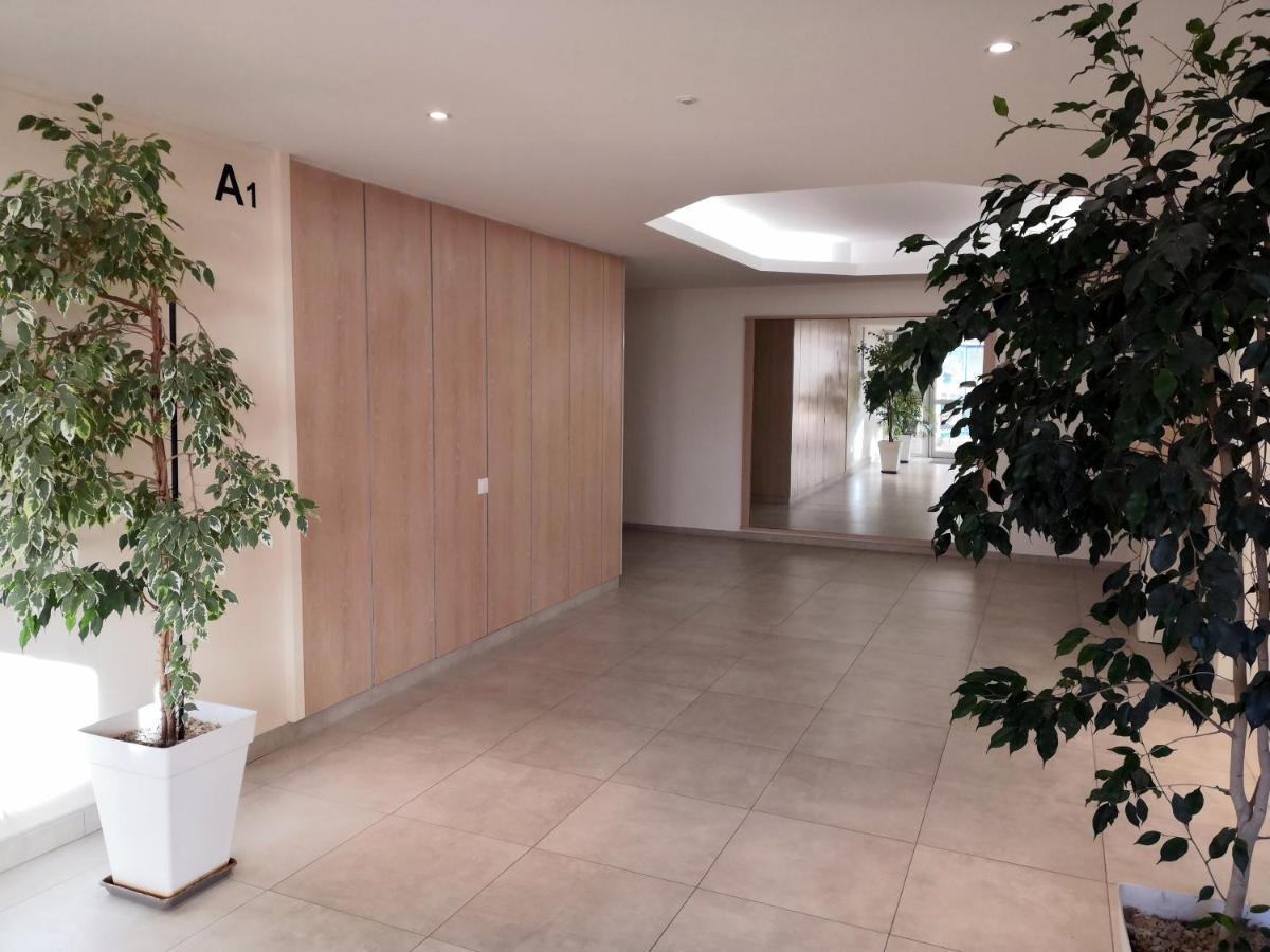 2 Pieces Climatise Avec Balcon Dans Le Vieil Antibes, Residence Avec Ascenseur المظهر الخارجي الصورة