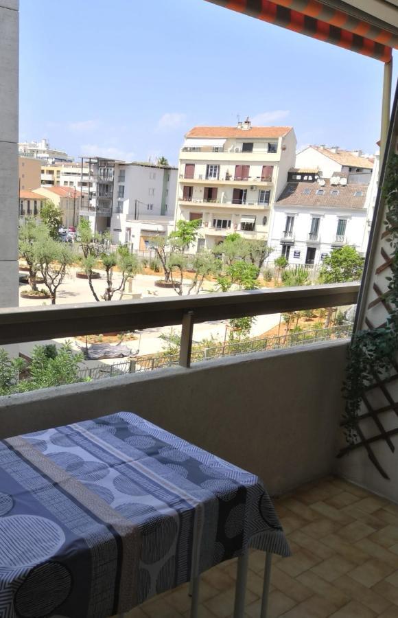 2 Pieces Climatise Avec Balcon Dans Le Vieil Antibes, Residence Avec Ascenseur المظهر الخارجي الصورة