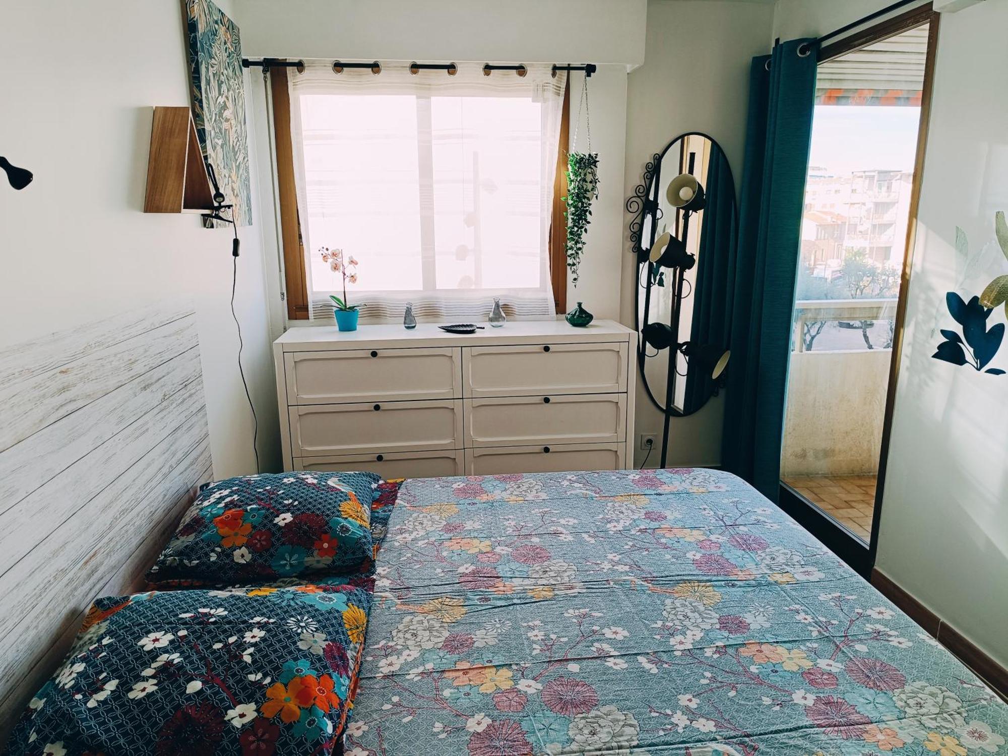 2 Pieces Climatise Avec Balcon Dans Le Vieil Antibes, Residence Avec Ascenseur المظهر الخارجي الصورة